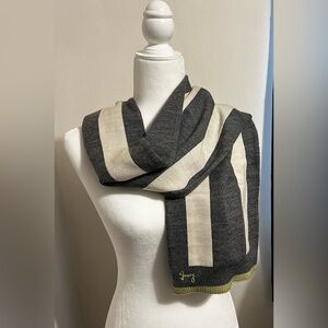 Reversible Juicy Couture Gray and Cream Striped Scarf